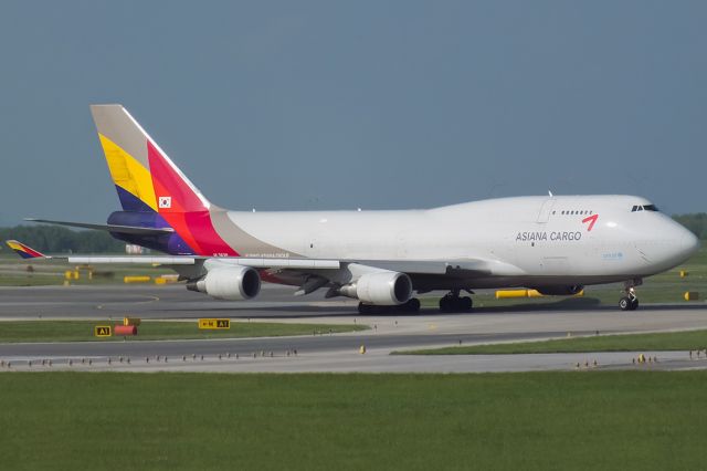 Boeing 747-200 (HL7620) - Big bird in Schwechat.