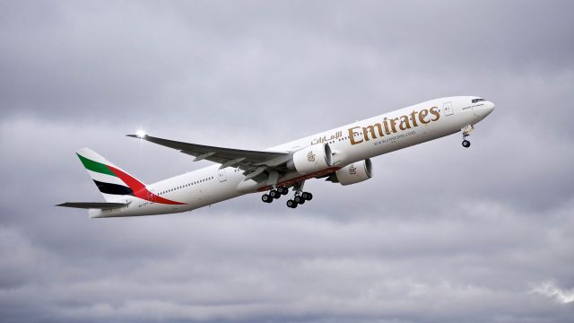 BOEING 777-300 (A6-EPY) - UAE7777 on rotation from Rwy 16R to begin its delivery flight to OMDB on 2.10.17 (ln 1465 / cn 42344).