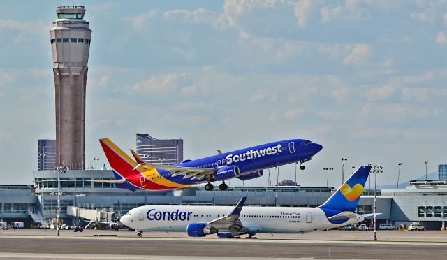 Boeing 737-800 (N8658A) - N8658A Southwest Airlines 2014 Boeing 737-8H4 - cn 36899 / ln 5229 - D-ABUF Condor (Thomas Cook) 1994 Boeing 767-330/ER  C/N 26985/537br /br /Southwest Split Scimitar Wingletsbr /br /Las Vegas - McCarran International Airport (LAS / KLAS)br /USA - Nevada May 28, 2015br /Photo: Tomás Del Coro