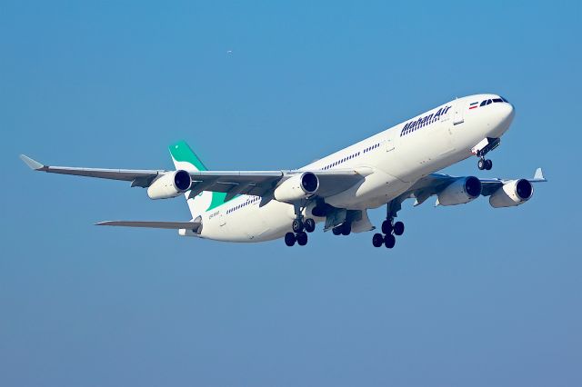 Airbus A340-600 (EP-MMB)