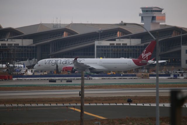 Airbus A350-1000 (G-VRNB)