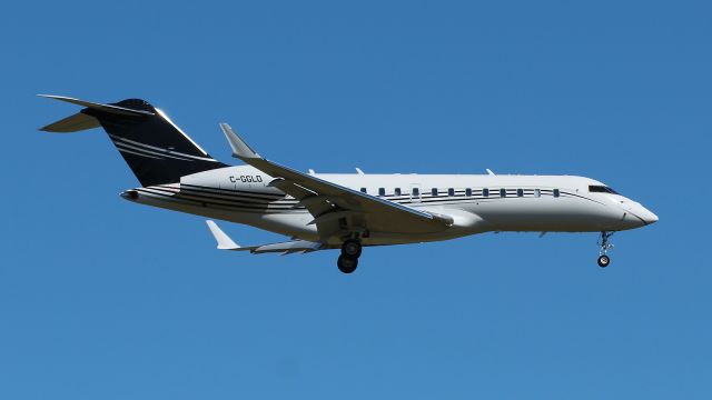 Bombardier Global 5000 (C-GGLO)