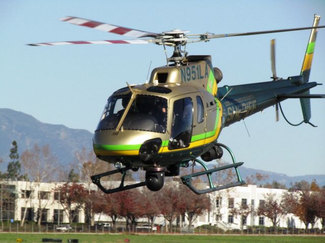 Eurocopter AS-350 AStar (N951LA) - Lifting off from KPOC