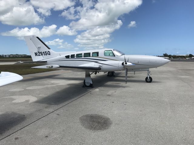 Cessna 402 (N2615Q)