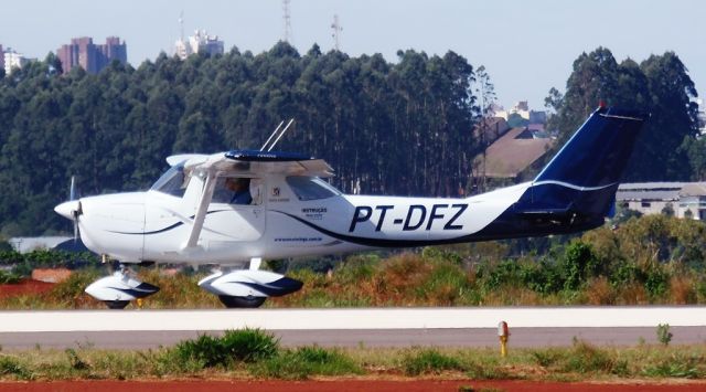 Cessna Commuter (PT-DFZ)