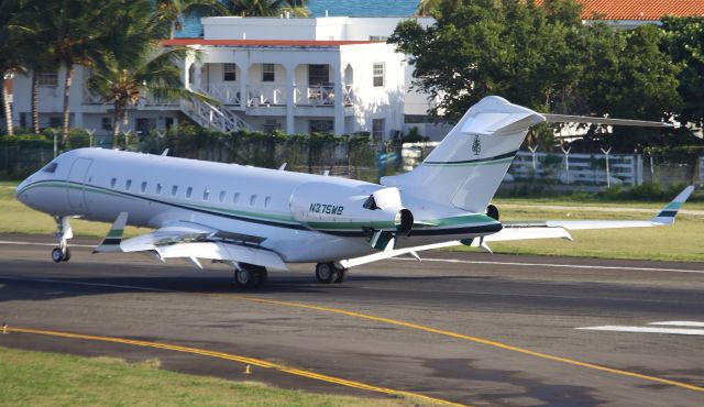 Bombardier Challenger 300 (N375WB)