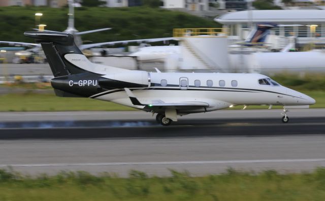 Embraer Phenom 300 (C-GPPU)
