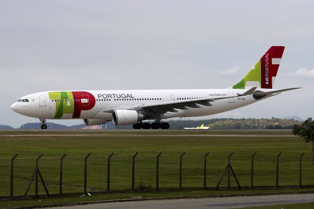 Airbus A330-300 (CS-TOM)