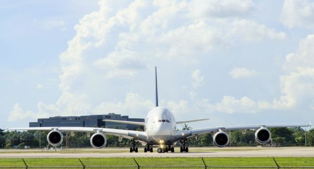 Airbus A380-800 (D-AIMC)