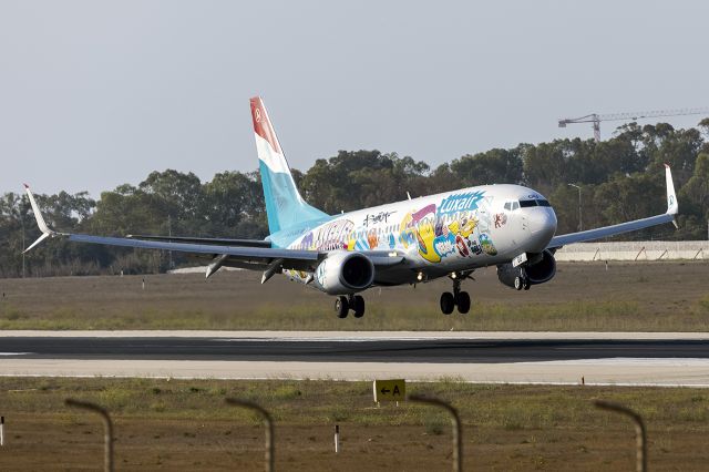 Boeing 737-800 (LX-LGU)