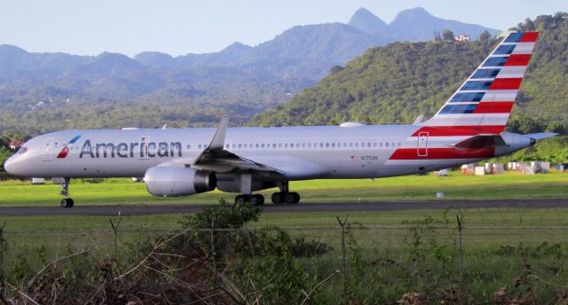 Boeing 757-200 (N175AN)