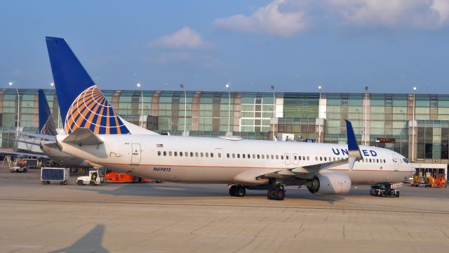 Boeing 737-900 (N69813) - United Boeing 737-924ER(WL) N69813 in Chicago 