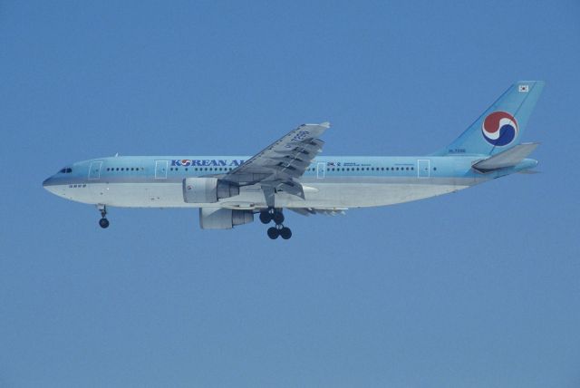 Airbus A300F4-600 (HL7298) - Final Approach to Narita Intl Airport Rwy34L on 1996/01/21