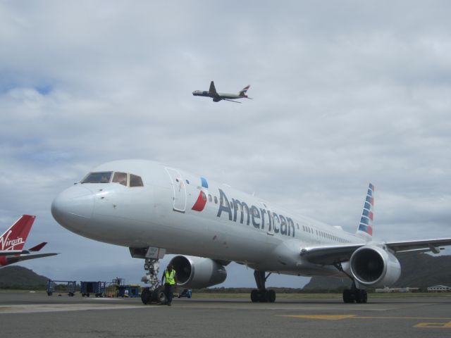 Boeing 757-200 (N196AA)