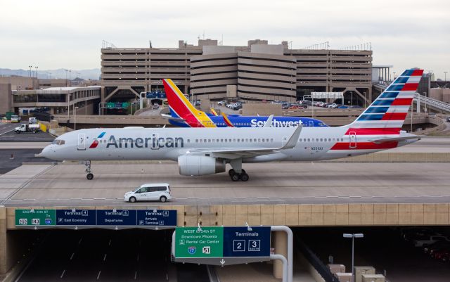 Boeing 757-200 (N201UU)