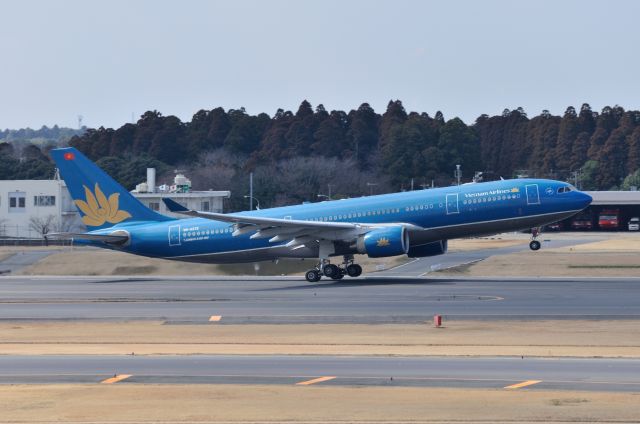 Airbus A330-200 (VN-A372) - 2012/3/14
