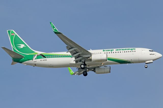 Boeing 737-800 (YI-ASG) - Such a bird that i like