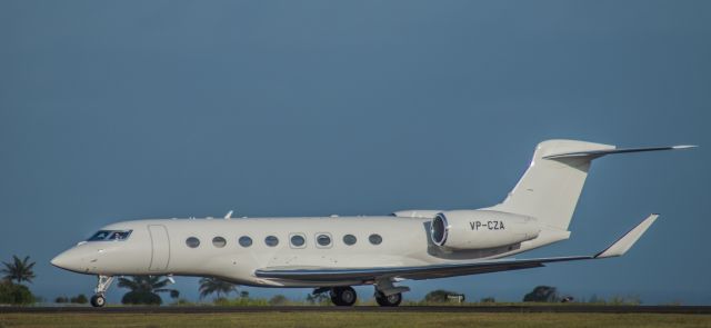 Gulfstream Aerospace Gulfstream G650 (VP-CZA) - Lining UP Runway