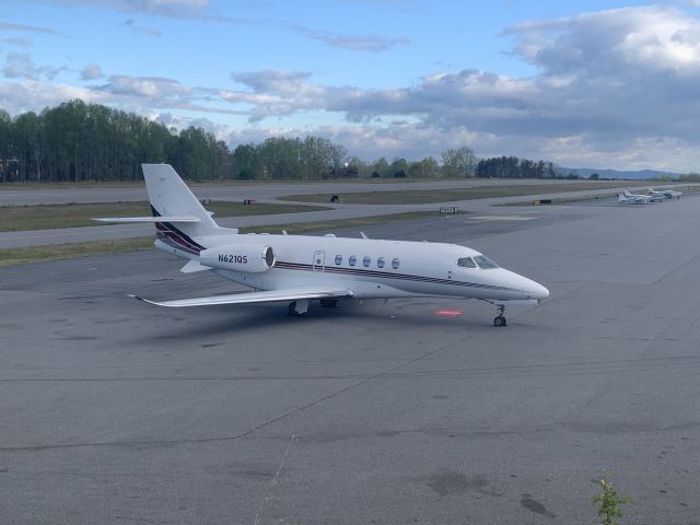Cessna Citation Latitude (N621QS) - Cessna Citation Latitude (NetJets) on the ground before it’s flight to ILM.
