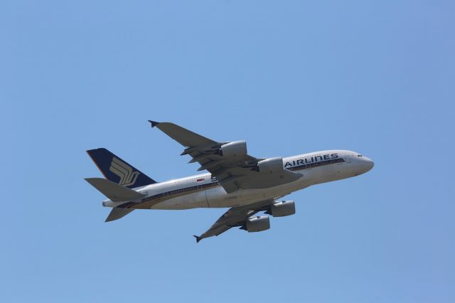 Airbus A380-800 (9V-SKS)