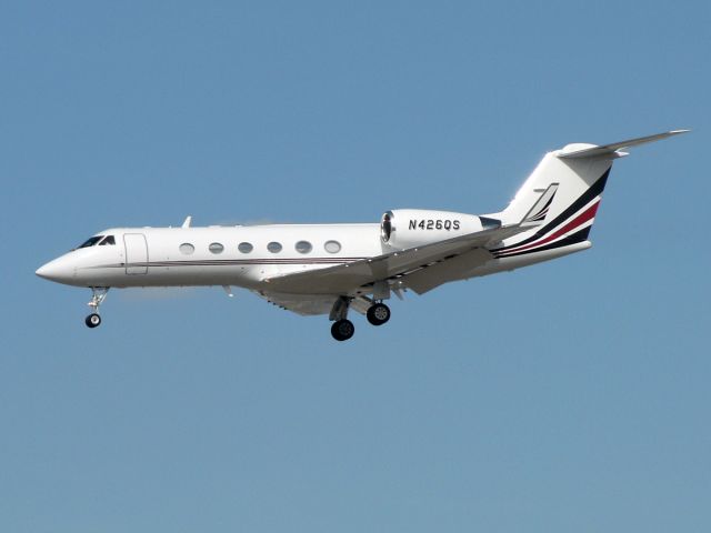 Gulfstream Aerospace Gulfstream IV (N426QS) - NOV. 2008 - Short final for 25L