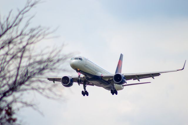 Boeing 757-200 (N6701)