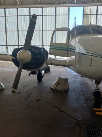 Piper Aztec (N7147C)