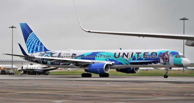 Boeing 757-200 (N14102) - united (new york art livery) b757-224 n14102 dep shannon 4/10/19.