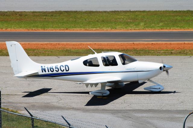 Cirrus SR-22 (N165CD)