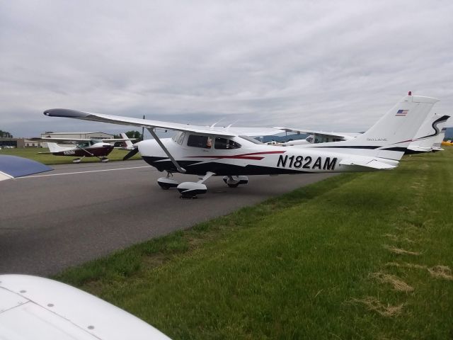 Cessna Skyhawk (N182AM) - AOPA Fly-in 2019