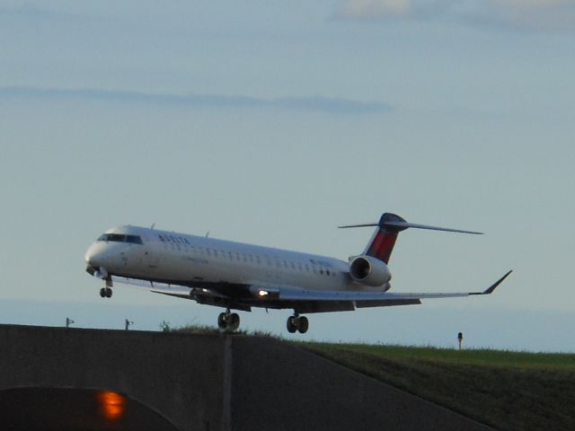 Canadair Regional Jet CRJ-900 (N923XJ)