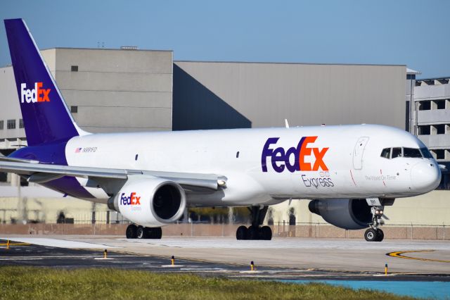 Boeing 757-200 (N991FD) - FDX646 entering Runway 01R at the Tampa International Airport before heading on up to Memphis (MEM)