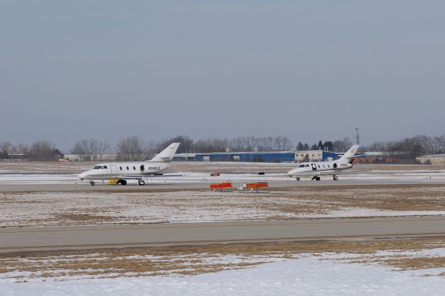 Dassault Falcon 10 (N100ND)