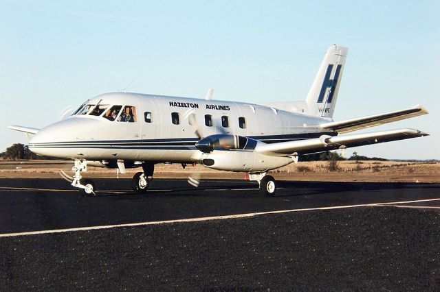 Pilatus PC-12 (VH-WPE) - HAZELTON AIRLINES - EMBRAER-110P1 BANDEIRANTE - REG : VH-WPE (CN 110-441) - ORANGE NSW. AUSTRALIA - YORG 26/6/1988 35MM SLIDE CONVERSION USING A LIGHTBOX AND A NIKON L810 DIGITAL CAMERA IN THE MACRO MODE.