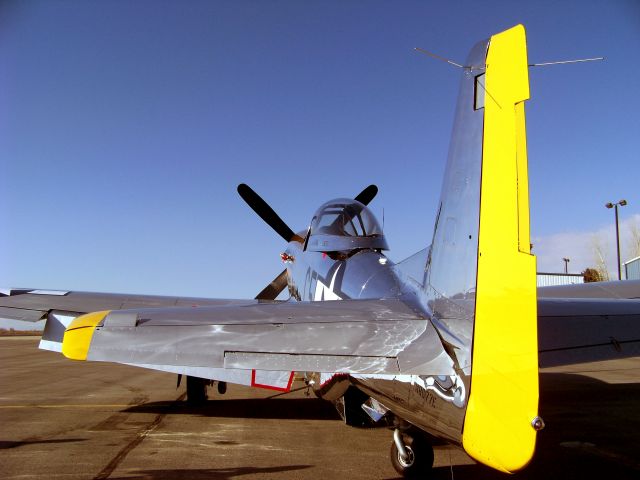 North American P-51 Mustang (N8677E)