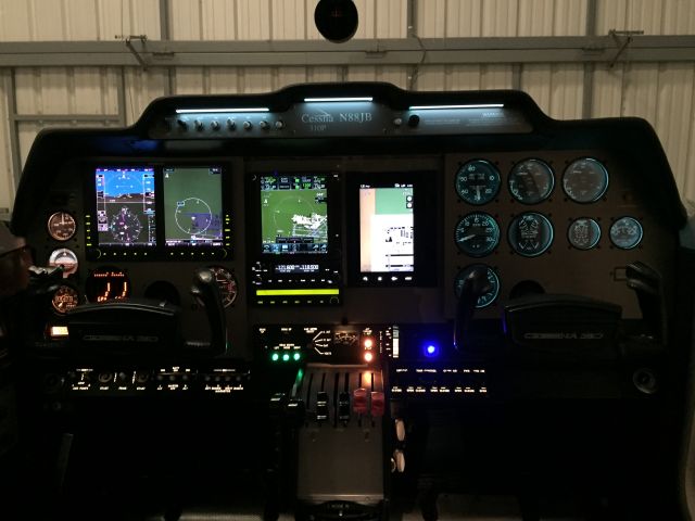 Cessna 310 (N88JB)