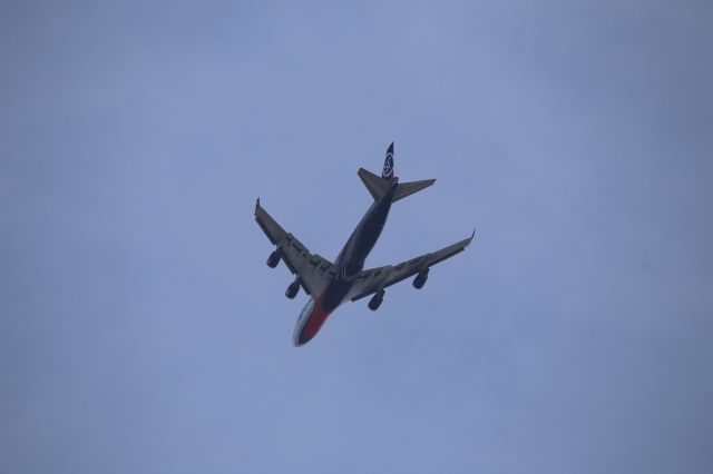 Boeing 747-400 (B-2423)