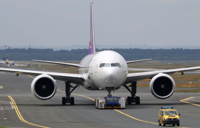 BOEING 777-300ER (HS-TKO)