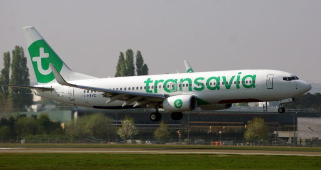 Boeing 737-800 (F-HTVC) - LFPO Landing RWY06