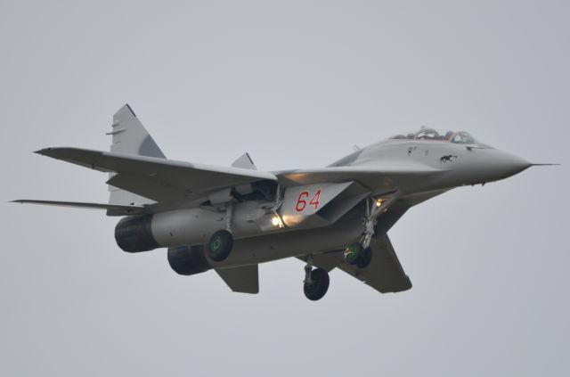 MIKOYAN MiG-33 (N29UB)