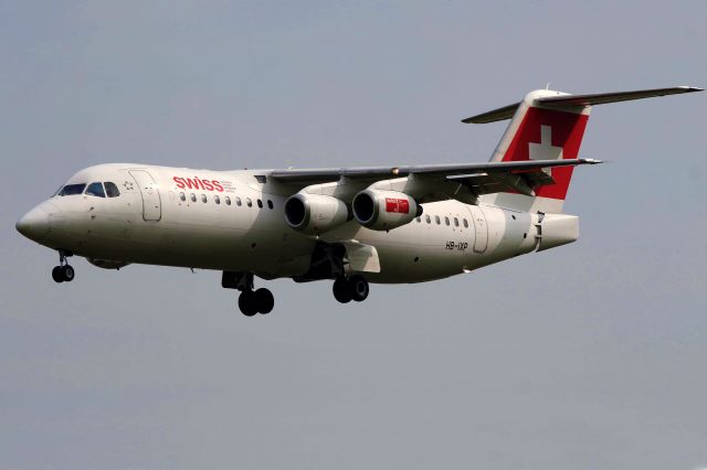 Avro RJ-100 Avroliner (HB-IXP)