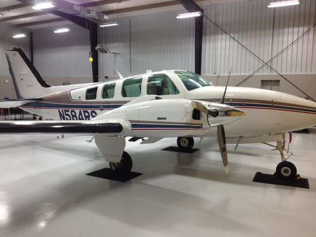 Beechcraft Baron (58) (N584RS)