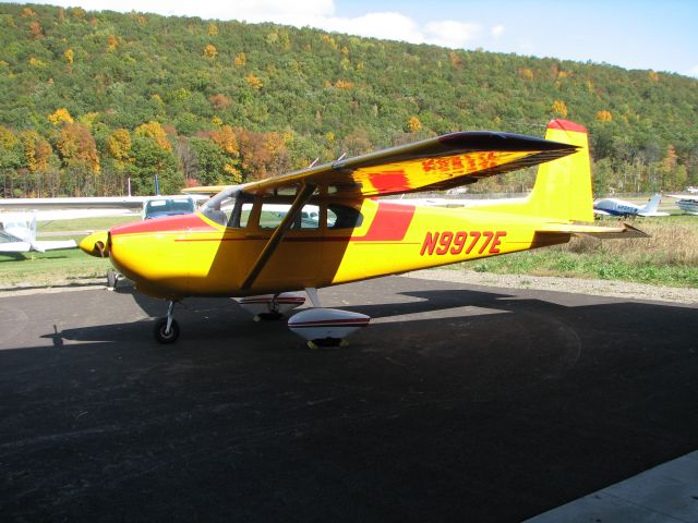 Cessna Skyhawk (N9977E) - just outside the hangar at painted post