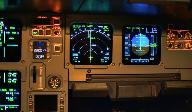 Airbus A320 — - Pilots Instruments before descent