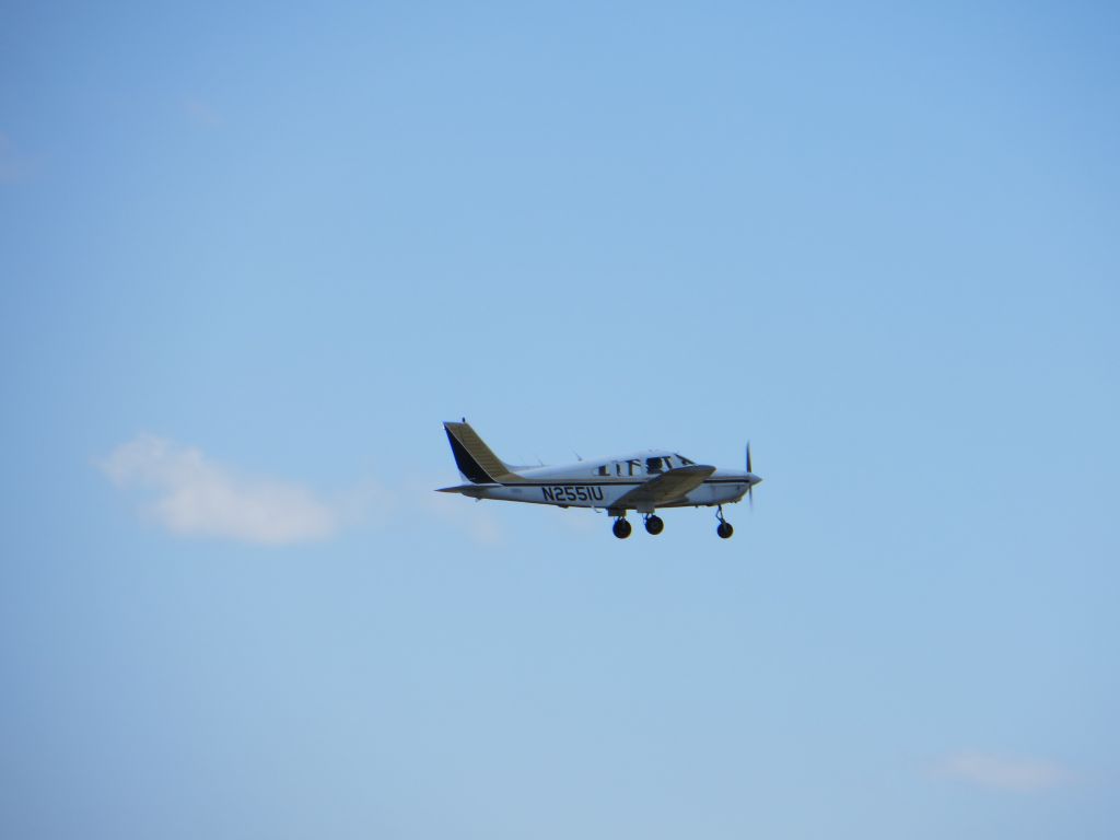 Piper Cherokee (N2551U)
