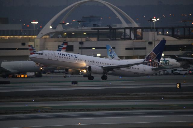 Boeing 737-900 (N37474)