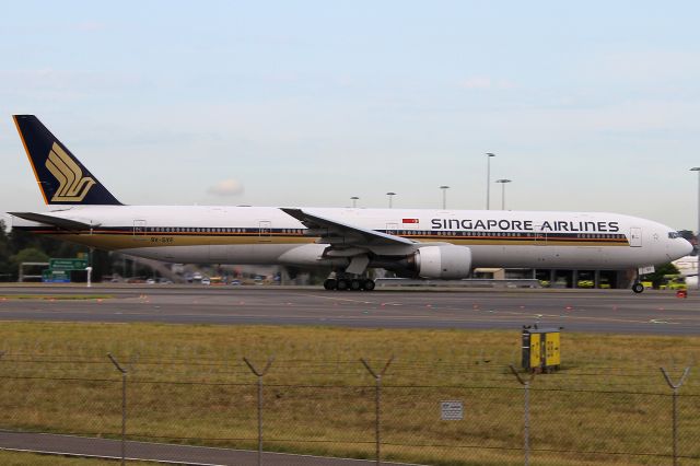 BOEING 777-300ER (9V-SYF)