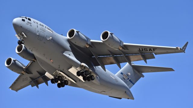 Boeing Globemaster III (03-3119) - Mississippi Air National Guard Boeing C-17A "Globemaster III," assigned to the 172nd Airlift Wing, on final for RWY 17L at Colorado Springs Airport