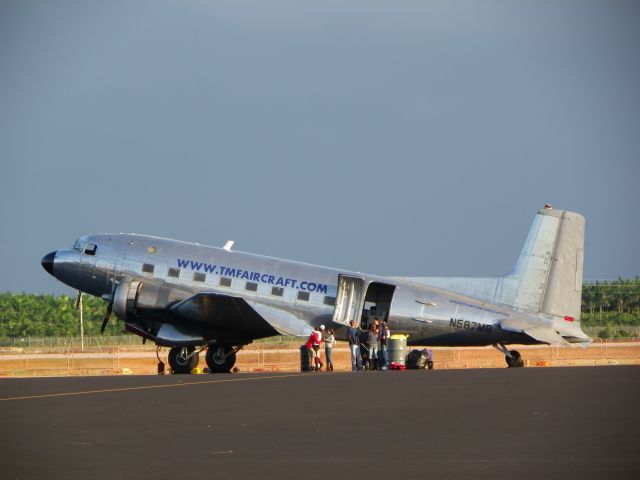 Douglas DC-3 (N587MB) - I take the picture in 2010 air base homestead fl, airshow