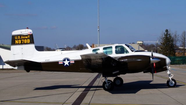 Beechcraft Twin Bonanza (N978B) - fuel stop